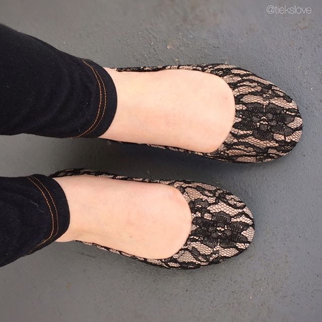 black lace ballet flats